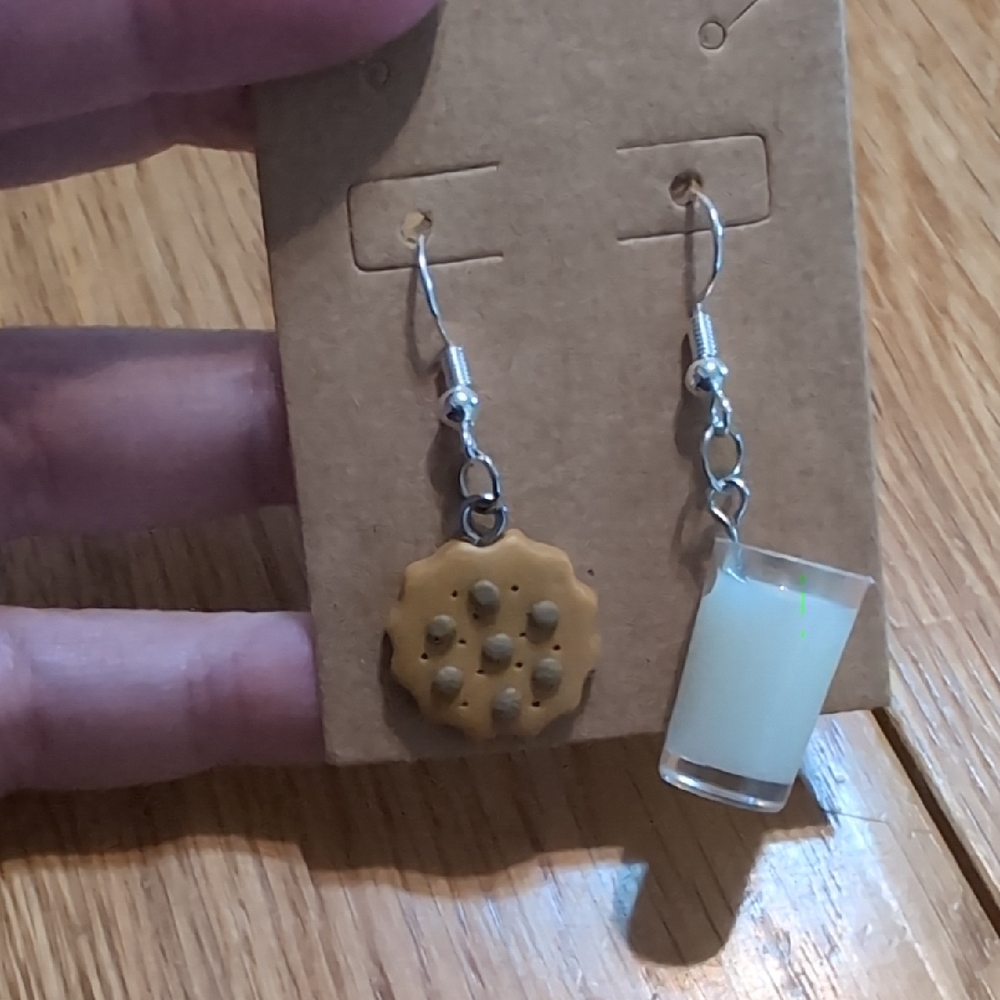 Cookie and Milk Earrings - Picture 1 of 2